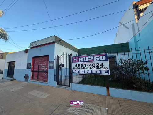 Venta De Casa 4 Ambientes Sobre Dos Lotes - Isidro Casanova