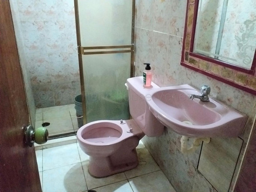 Imagen 8 de 9 de Cómoda Casa En Venta En Pleno Centro De Coro 22-7383 04126887776