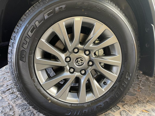 Imagen 19 de 20 de Toyota Sw4 Srx 7 Asientos Automatica 204 Cv Gris Oscuro