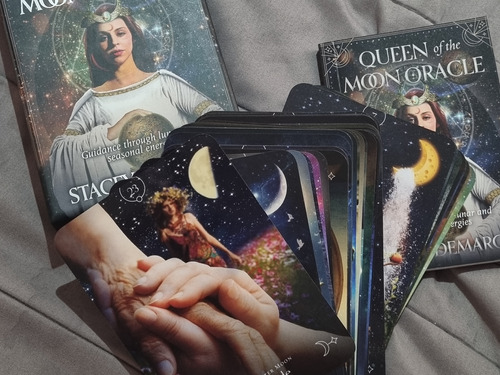 Queen Of The Moon Oraculo, Stacey Demarco