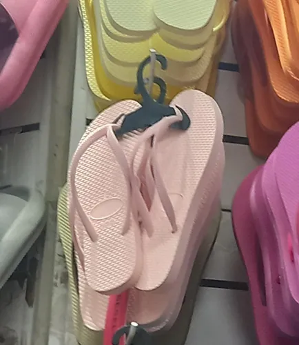 Perchas para ojotas deals