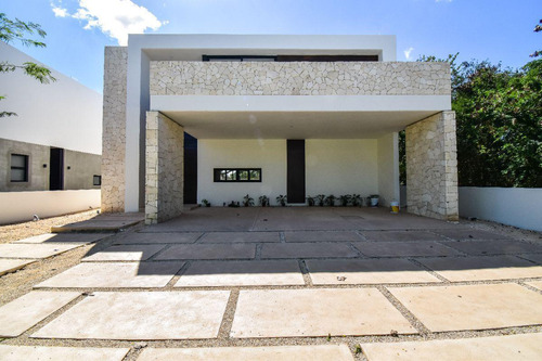 Residencia En Venta, Yucatán Country Club