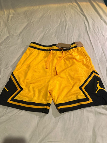 Short Jordan Oversize Amarillo