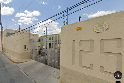 Casa Ubicada En Colonia Garita De Jalisco San Luis Potosí Jalisco. Con 2 Recamaras Y 111m2. Con Acceso Controlado. A Unos Minutos De Plaza Citadella.