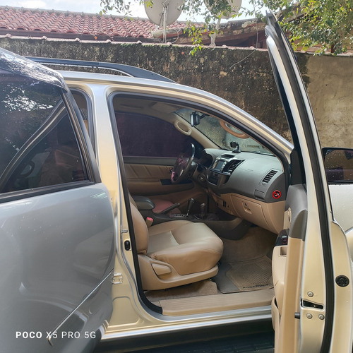 Toyota Hilux SW4 3.0 Srv 7l 4x4 Aut. 5p