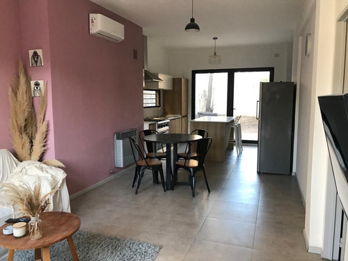 Imagen 6 de 27 de Hermosa Casa 4 Amb. - Villa Martelli