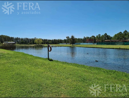 Imagen 7 de 11 de Venta De Lote En Club Miralagos 2 (28070)