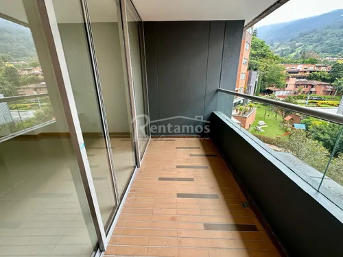 Apartamento En Arriendo En Loma El Chocho. Cod A775932