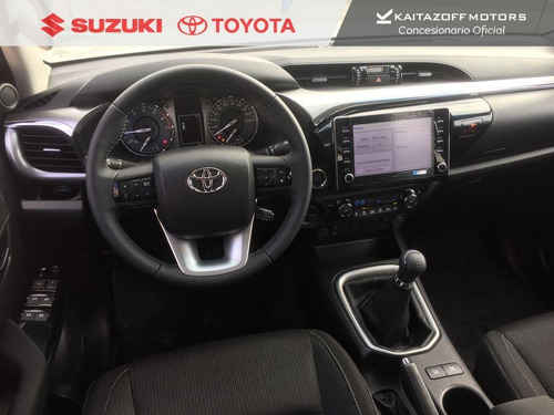 Imagen 7 de 15 de Toyota Hilux Srv 4x2 2022 0km