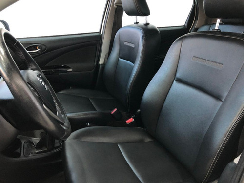Toyota Etios Cross 1.5 16v