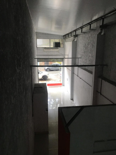 Oportunidad En Zona Mayorista Próximo Arenal Grande.