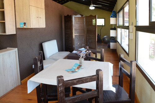 Imagen 20 de 29 de Vendo Complejo De 11 Cabañas En Villa Carlos Paz, A 9 Cdras Ctro Y 3 Del Río, Gym, Spa, Restobar, 4 Piscinas, Jacuzzi Climatizado, Hidromasaje, Toboganes Acuáticos, Gruta, Barras
