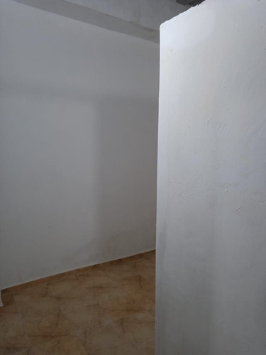 Imagen 11 de 14 de Se Alquila O Vende Hermoso Local Comercial En Sabana Grande. Raymer Ortiz: +58-424-1272602