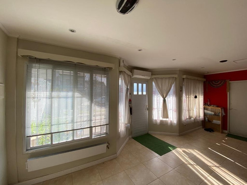 Imagen 1 de 18 de ¡ Oportunidad ! Chalet De 4 Amb. Con Garage Doble Y Fondo..