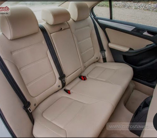 Volkswagen Jetta 2.0 Comfortline Flex 4p Automática