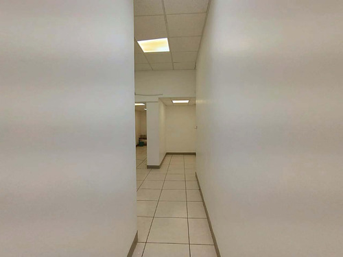Local Comercial En Renta En Planta Baja En Av. Constituyentes, Querétaro, Querétaro