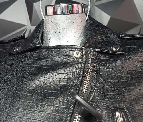 Chaqueta De Cuero Guess Para Dama Con Estilo Y Comodidad