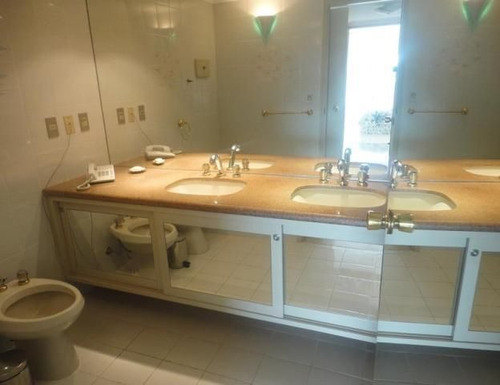 Apartamento En Venta De 3 Dormitorios En Playa Mansa