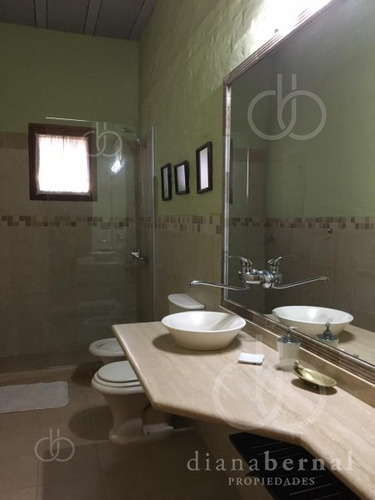 Imagen 22 de 30 de Punta Del Este, Barrio Privado, 700 M2 Construidos.- Ref: 54308