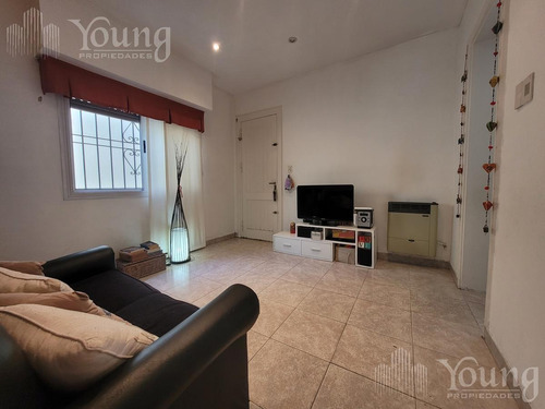Imagen 5 de 22 de Venta Ph En Bernal Centro ! Excelente Estado . 3 Ambientes Con Patio