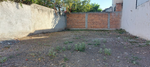 Terreno En Venta En Colonia Las Plazas, Irapuato, Gto.