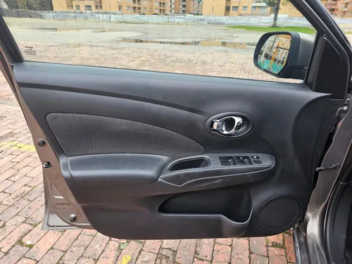 Nissan Versa 1.6 Advance
