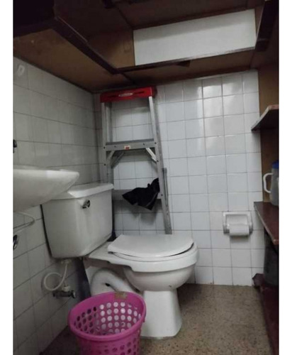 Venta De Local Comercial Ubicado En El Centro De Medellín, Piso 2