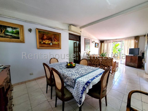 Amplia Y Confortable Casa En Venta Urb. Fundación Mendoza, Maracay 25-6542 Hc