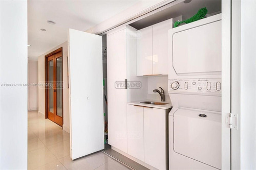 Departamento En Venta En 2301 Collins Ave, Miami, Florida