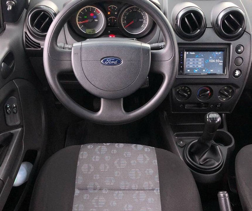 Imagem 7 de 8 de Ford Fiesta 1.6 Mpi Class Hatch 8v Flex 4p Manual