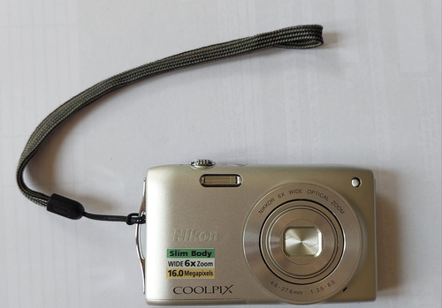 Usado Nikon Coolpix S3200 Plateado Slim Body 16.0 Megapixels