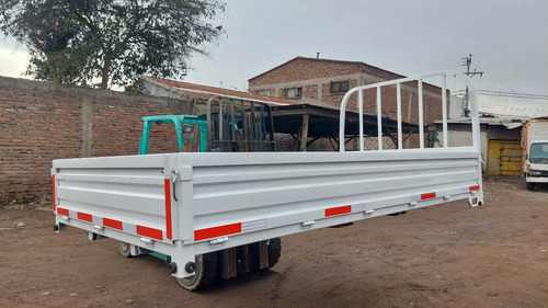 Carrocería Plana Con Barandas 3.83x1.94x0.40
