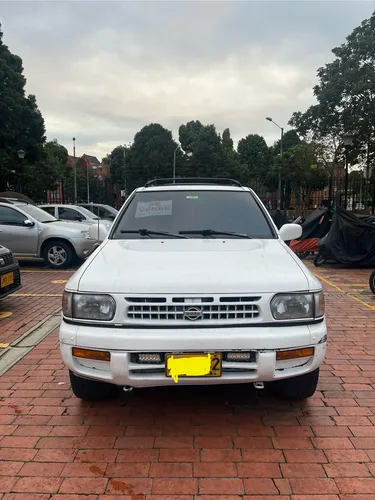 Nissan Pathfinder 3.3 R50 Std