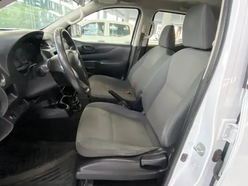 Nissan NP300 2.5 Doble Cabina S Aa Pack Seg Mt
