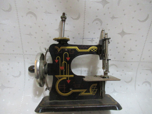 Antigua Maquina De Coser Juguete Germany Con Aguja Funciona