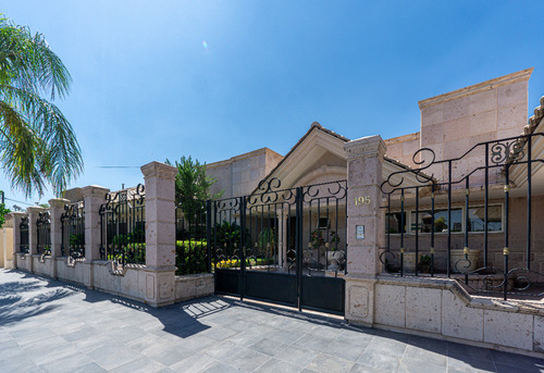 ¡en Venta! ¡hermosa Propiedad De 1 Piso En Las Rosas, Gómez Palacio!