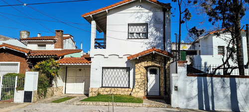 Casa  En Venta En Haedo, Morón, G.b.a. Zona Oeste