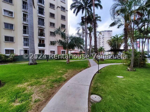 Moderno Y Confortable Apartamento En Alquiler, Maria, Totalmente Amoblado, Boraure, Con Aire Acondicionado, * 24- 20 883* Area De Servicio, Balcon, Agua Constante, Piscina, Cerca A Colegios, 