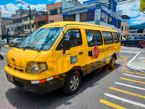 Furgoneta Kia 2005 Amplio Espacio Buseta 17 Pasajeros Legal 