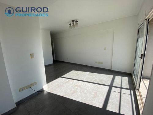 Imagen 8 de 14 de Bajo De Precio! Hermoso 2 Ambientes Con Balcon En Saenz Peña - 5 Años