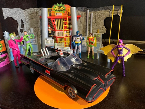 Set Baticueva Tv Series 6 Figuras: Batman Joker C/batimovil