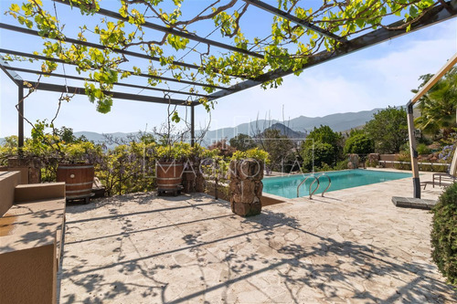 Casa En Arriendo De 5 Dorm. En Colina