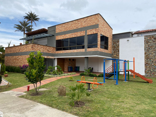 Hermosa Oportunidad En Unidad Cerrada Casa En La Ceja