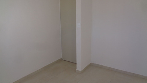 Casa Sola, Amplia ,en Renta, De 2 Niveles,de 2 Recamaras, 2 1/2 Baños, 2 Estacionamientos, Terraza Con Pérgola, Amenidades, Fraccionamiento Real Madeira Fase Iv, Pachuca De Soto, Hidalgo