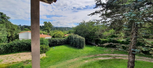 Imagen 12 de 30 de Chalet En Venta De 3 Dormitorios C/ Cochera En Villa Giardino