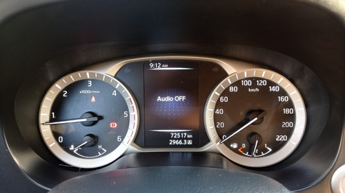 Imagen 11 de 15 de Nissan Frontier 2.8 Le 4x2 Manual 2018 Unico Dueño Gris