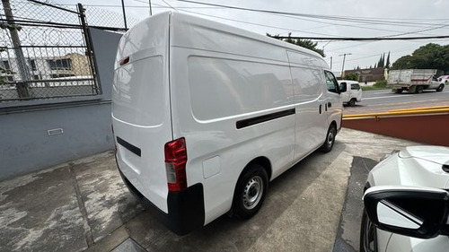Nissan Urvan 2.5 Panel Amplia Aa Paquete Seguridad Mt