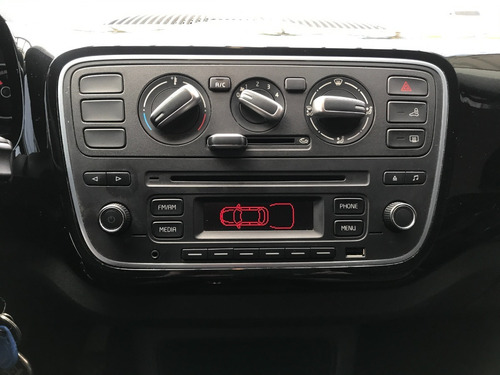 Imagem 12 de 15 de Volkswagen Up! High 1.0 Total Flex 12v 5p 2015