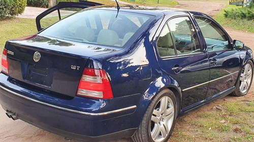 Imagen 10 de 11 de Volkswagen Bora 1.8 T Highline Cu 2005