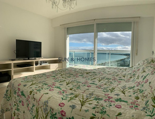 Imagen 12 de 20 de Frente Al Mar, Espectacular Apartamento Esquinero Disponible A La Venta Con Divinas Vistas Panorámicas A Los Atardeceres De La Mansa Y Punta Ballena.
